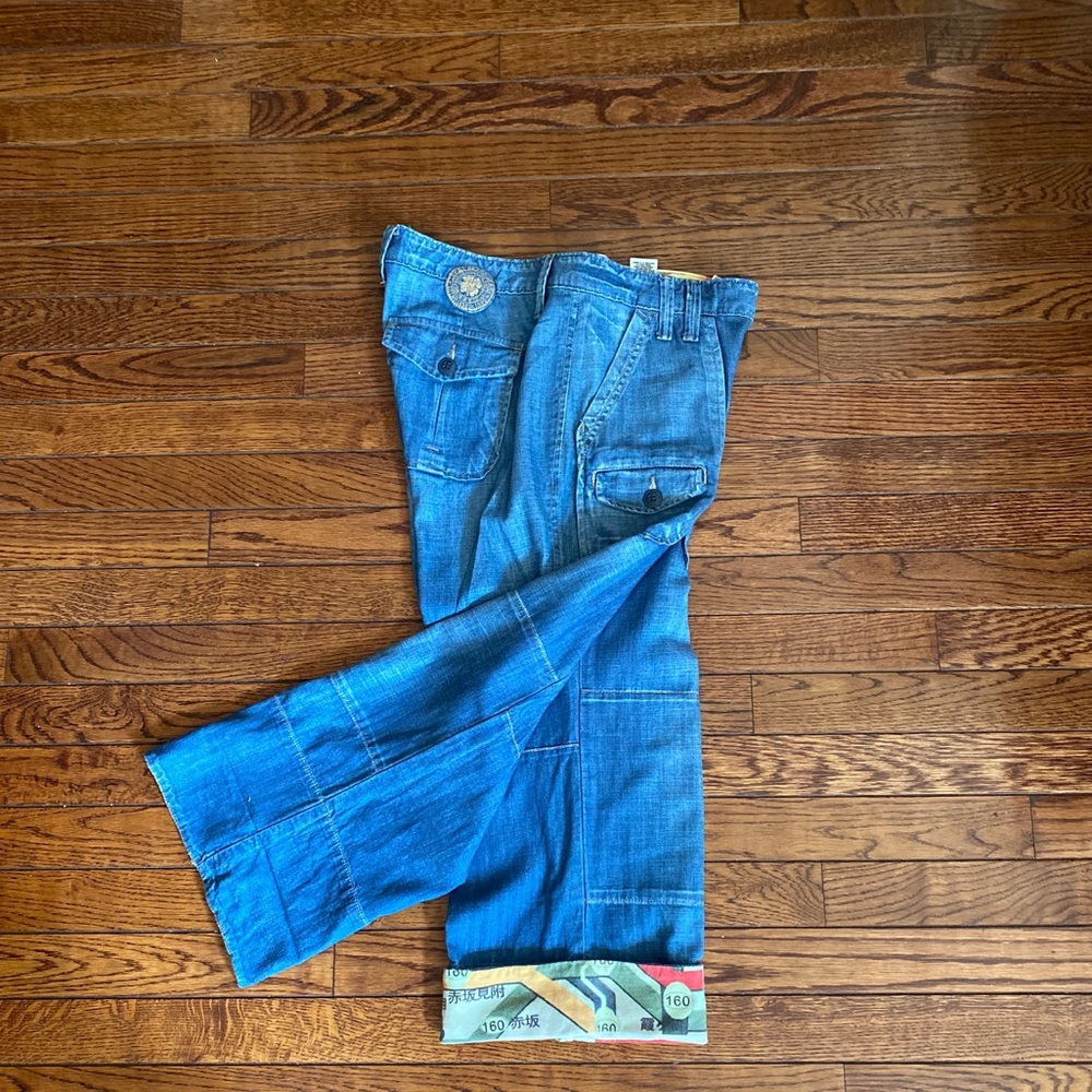 LUCKY BRAND CAPRI JEANS, never worn.